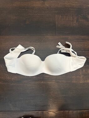 PINK Victoria's Secret White Strapless Convertible Molded Bra